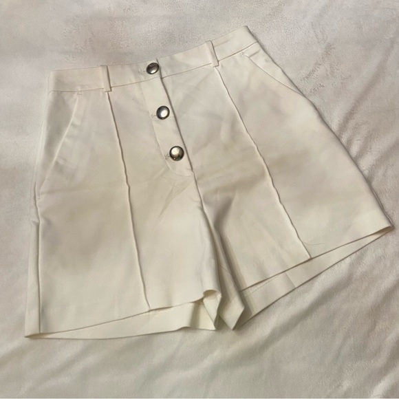 Zara High Rise Waisted Ecru Cream Button Front Seam Pleated Shorts 3678 - Picture 3 of 8
